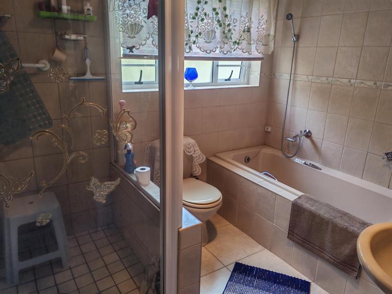 2 Bedroom Property for Sale in Sandbaai Western Cape
